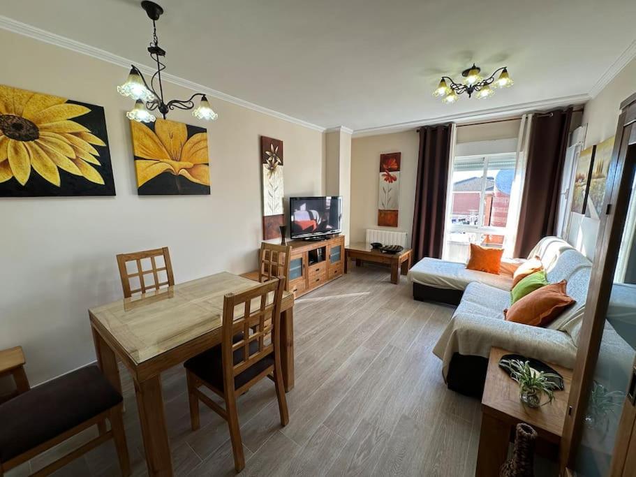 Апартаменти Piso En Linares Zona Centro Con Parking Gratis Екстер'єр фото