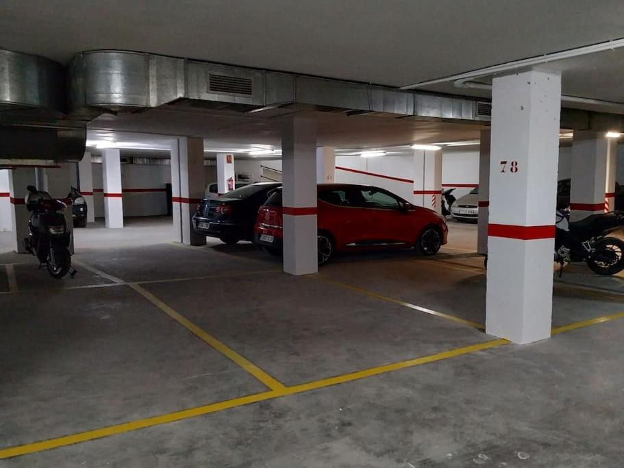 Апартаменти Piso En Linares Zona Centro Con Parking Gratis Екстер'єр фото