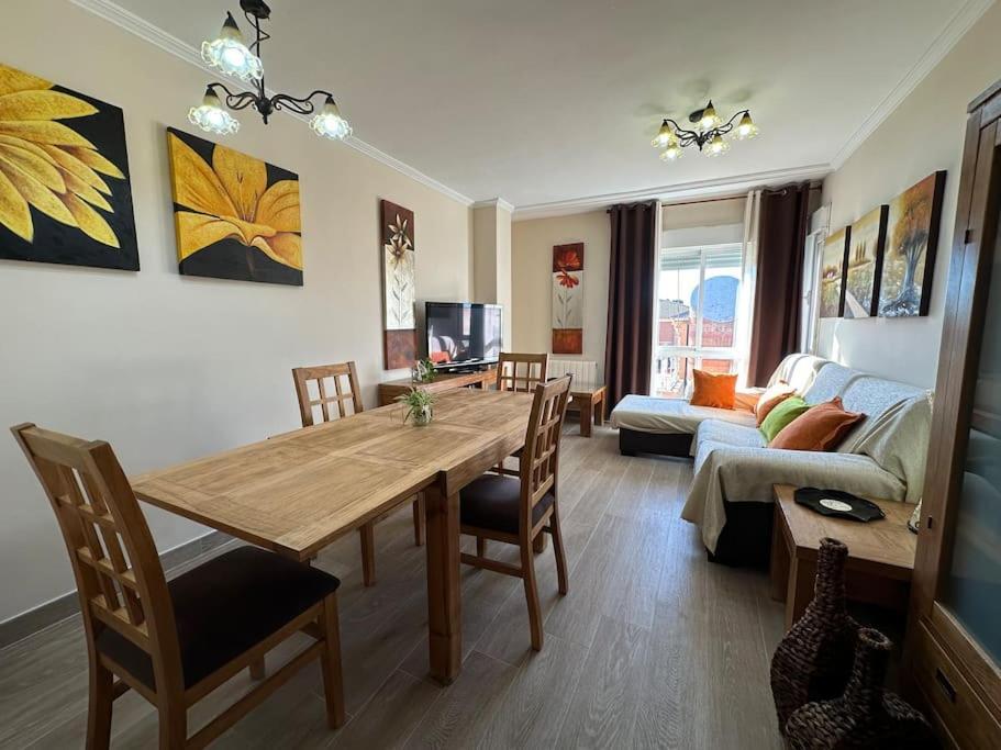 Апартаменти Piso En Linares Zona Centro Con Parking Gratis Екстер'єр фото